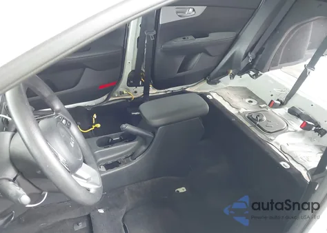 2024 Kia Forte Lxs z USA, uszkodzony, nr VIN 3KPF24AD0RE774623